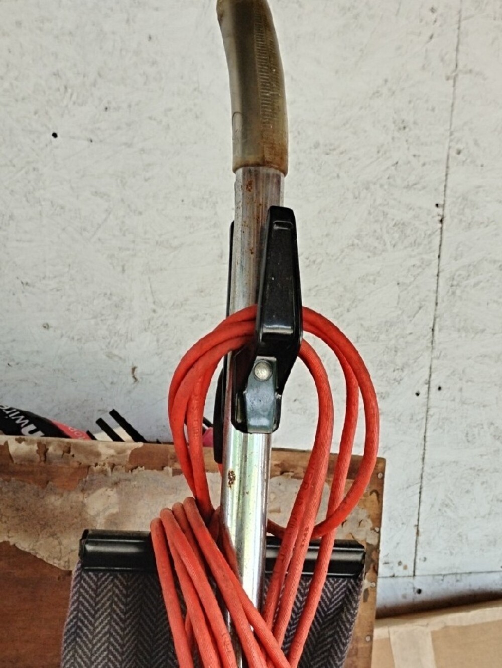 Commercial Guardsman Upright Vacuum Cleaner - Black - Picture 3 of 6